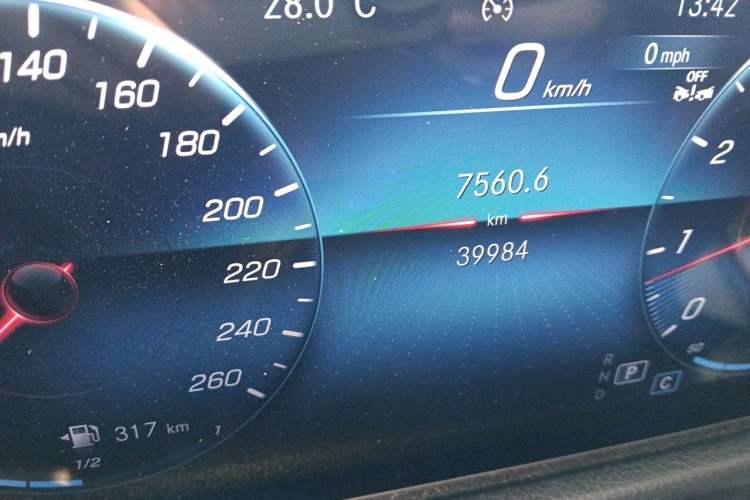 Used Mercedes-Benz GLB 2023 GLB 220 Sport Edition Odometer Close Up
