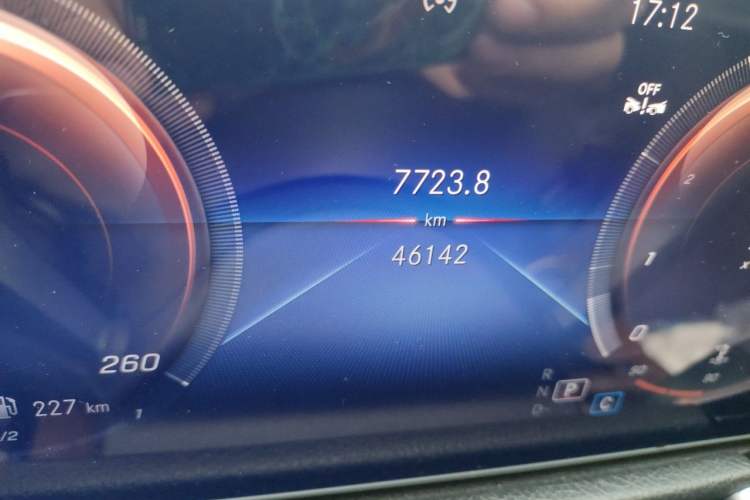 Used Mercedes-Benz GLB 2023 GLB 220 Fashion Model Odometer Close Up