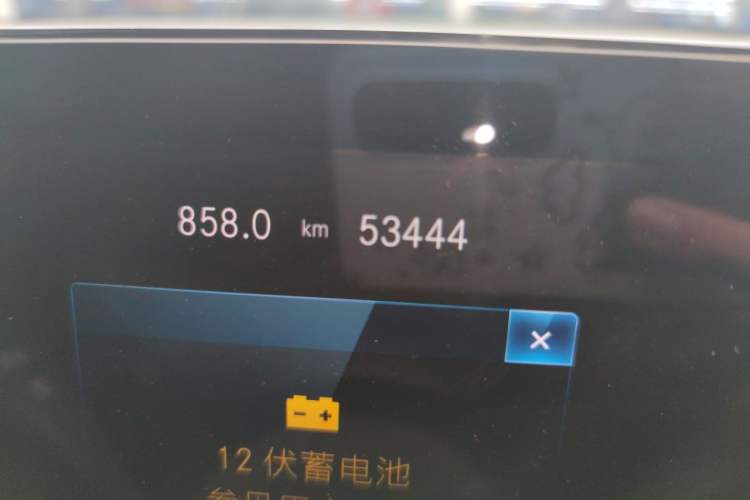 Used Mercedes-Benz GLB 2023 GLB 200 Fashion Model Odometer Close Up