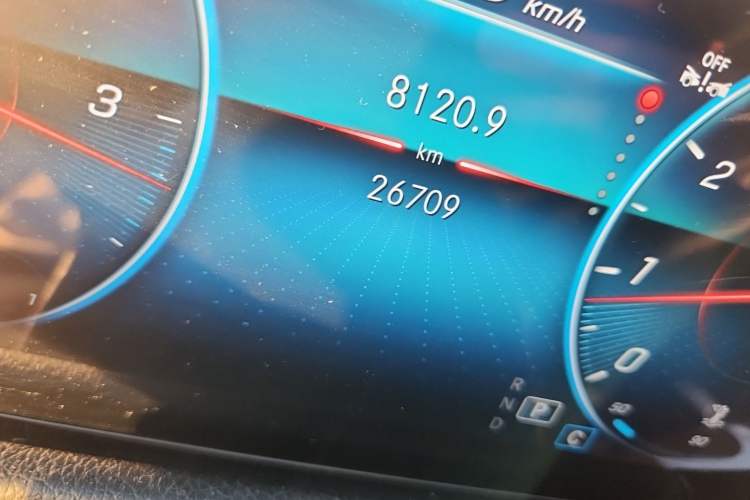 Used Mercedes-Benz GLB 2023 GLB 220 Sport Edition Odometer Close Up