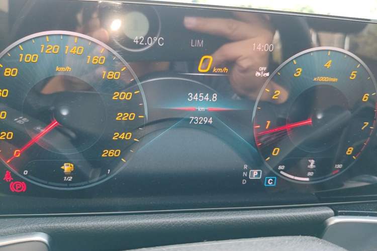 Used Mercedes-Benz GLB 2023 GLB 220 Sport Edition Odometer Close Up
