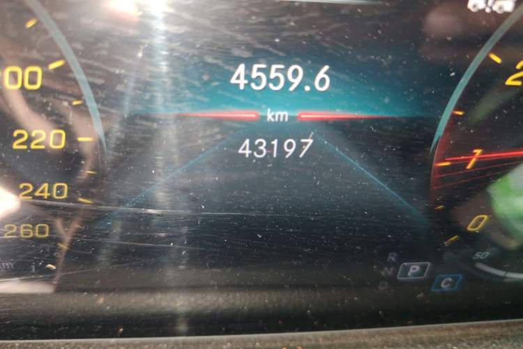 Used Mercedes-Benz GLB 2023 GLB 200 Fashion Model Odometer Close Up