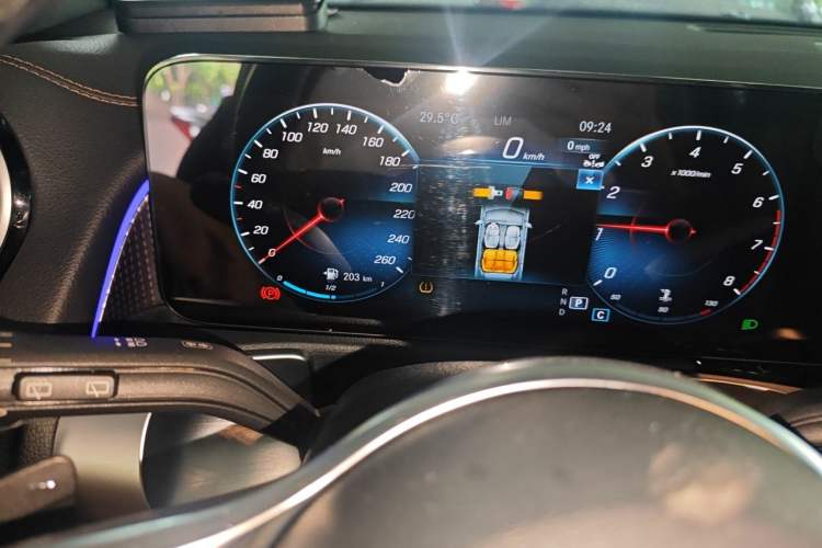 Used Mercedes-Benz GLB 2023 GLB 220 Sport Edition Odometer Close Up