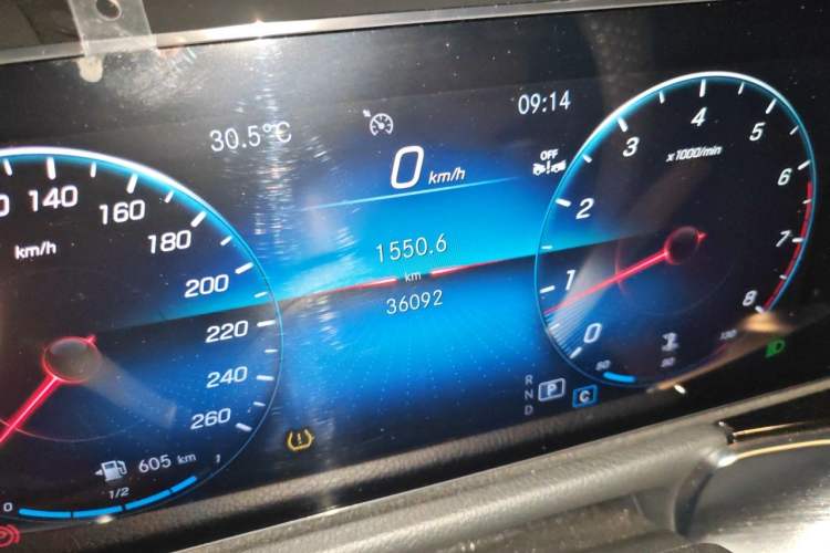 Used Mercedes-Benz GLB 2023 GLB 220 Sport Edition Odometer Close Up