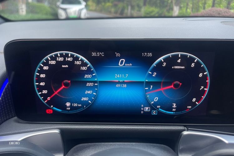 Used Mercedes-Benz GLB 2023 GLB 220 Sport Edition Odometer Close Up