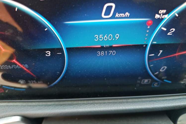 Used Mercedes-Benz GLB 2023 GLB 220 Sport Edition Odometer Close Up