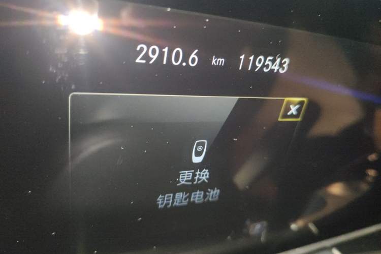 Used Mercedes-Benz GLB 2023 GLB 220 Fashion Model Odometer Close Up