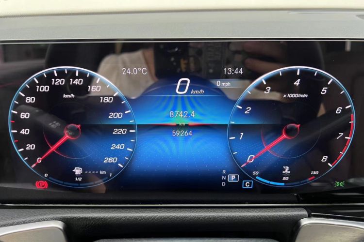 Used Mercedes-Benz GLB 2023 GLB 220 Fashion Model Odometer Close Up
