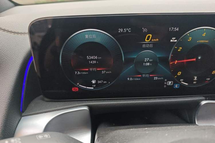 Used Mercedes-Benz GLB 2023 GLB 200 Fashion Model Odometer Close Up