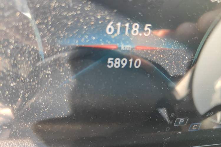 Used Mercedes-Benz GLB 2023 GLB 220 Fashion Model Odometer Close Up