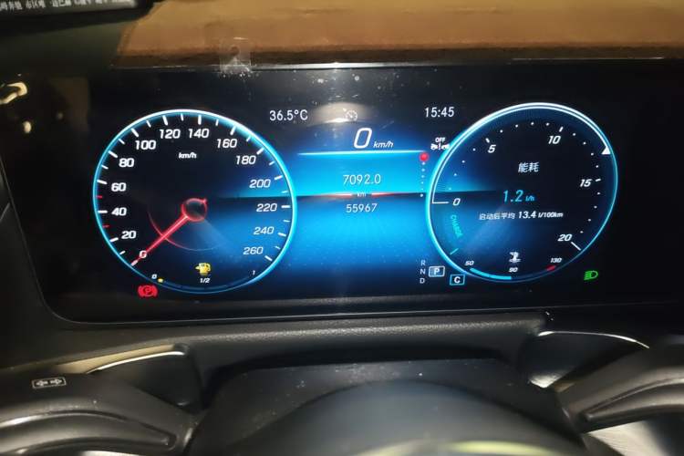Used Mercedes-Benz GLB 2023 GLB 200 Fashion Model Odometer Close Up