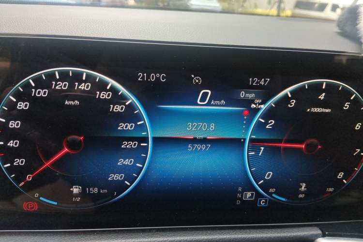 Used Mercedes-Benz GLB 2023 GLB 220 Sport Edition Odometer Close Up