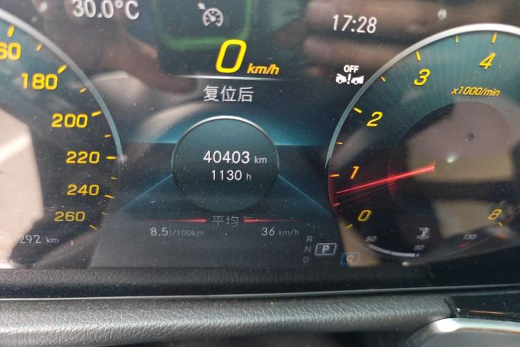 Used Mercedes-Benz GLB 2023 GLB 220 Fashion Model Odometer Close Up