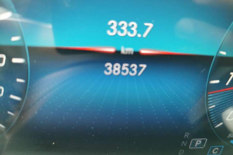 Used Mercedes-Benz GLB 2023 GLB 220 Sport Edition Odometer Close Up