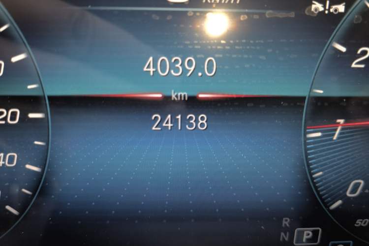 Used Mercedes-Benz GLB 2023 GLB 220 Sport Edition Odometer Close Up