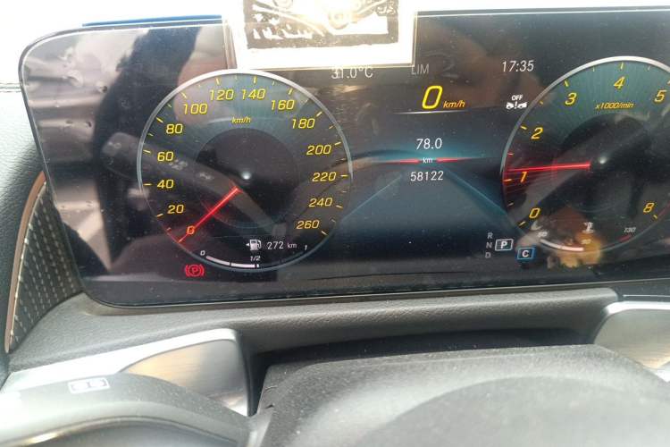 Used Mercedes-Benz GLB 2023 GLB 220 Fashion Model Odometer Close Up