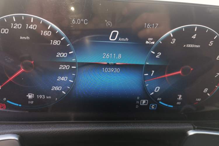 Used Mercedes-Benz GLB 2023 GLB 220 Sport Edition Odometer Close Up