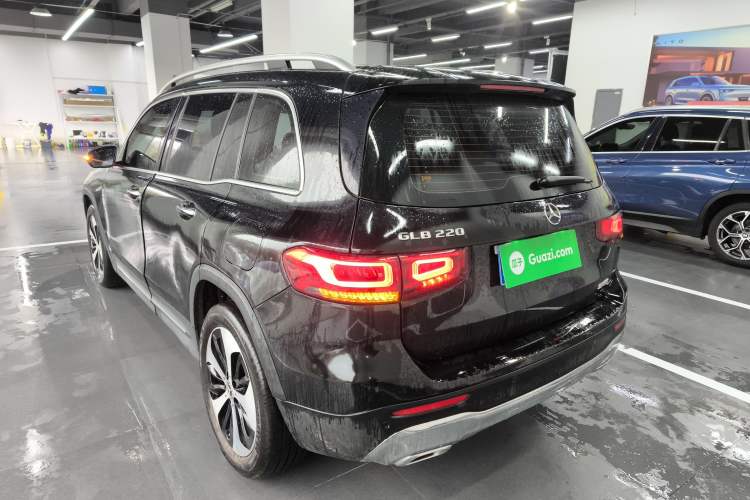 Used Mercedes-Benz GLB 2023 GLB 220 Fashion Model Rear Left 45 Deg