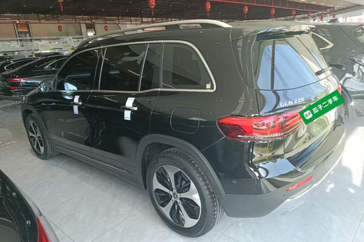 Used Mercedes-Benz GLB 2023 GLB 220 Fashion Model Rear Left 45 Deg