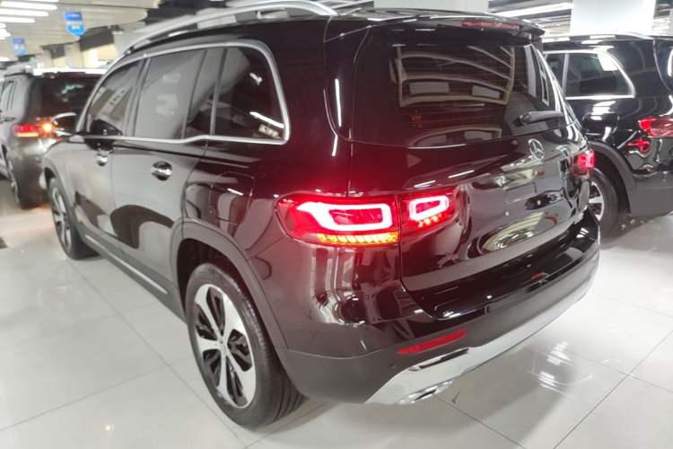 Used Mercedes-Benz GLB 2023 GLB 220 Fashion Model Rear Left 45 Deg