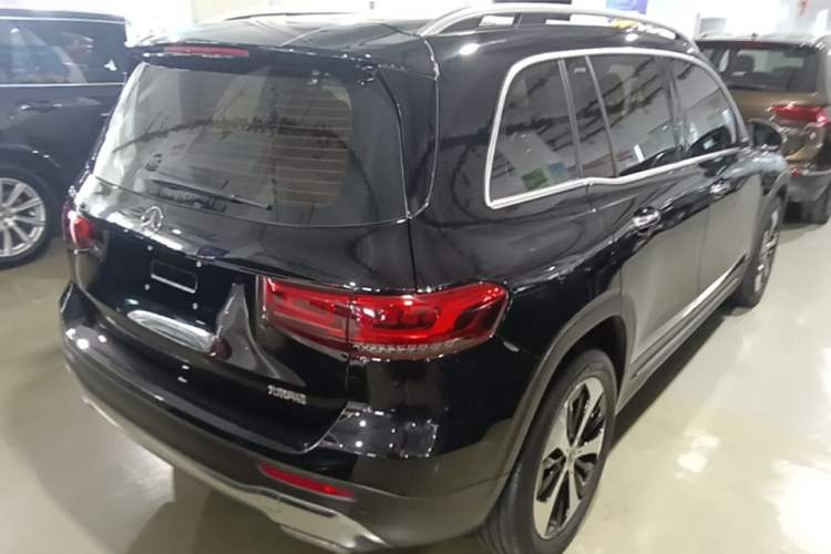 Used Mercedes-Benz GLB 2023 GLB 220 Fashion Model Rear Right 45 Deg