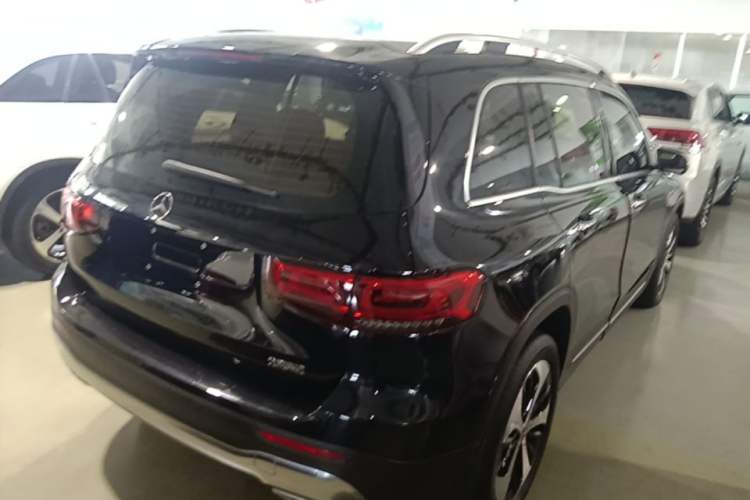 Used Mercedes-Benz GLB 2023 GLB 220 Fashion Model Rear Right 45 Deg