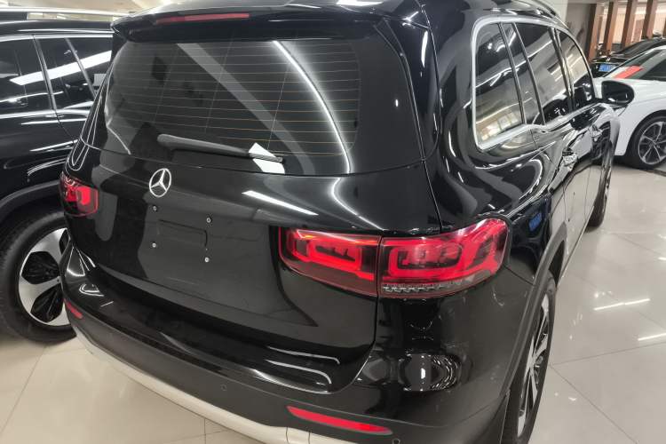 Used Mercedes-Benz GLB 2023 GLB 220 Fashion Model Rear Right 45 Deg
