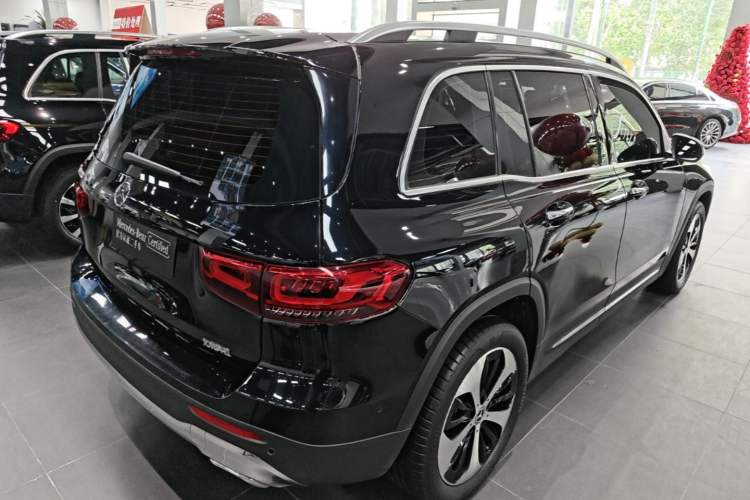 Used Mercedes-Benz GLB 2023 GLB 220 Fashion Model Rear Right 45 Deg