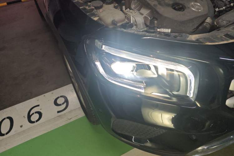 Used Mercedes-Benz GLB 2023 GLB 200 Fashion Model Right Front Headlight