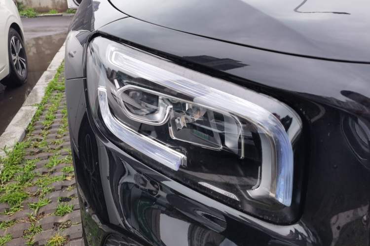 Used Mercedes-Benz GLB 2023 GLB 220 Fashion Model Right Front Headlight