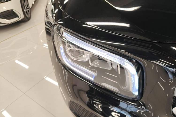 Used Mercedes-Benz GLB 2023 GLB 220 Fashion Model Right Front Headlight