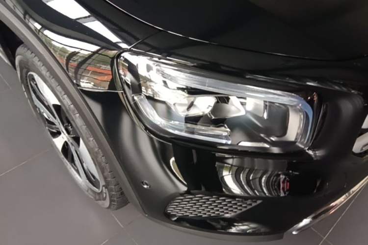 Used Mercedes-Benz GLB 2023 GLB 220 Fashion Model Right Front Headlight