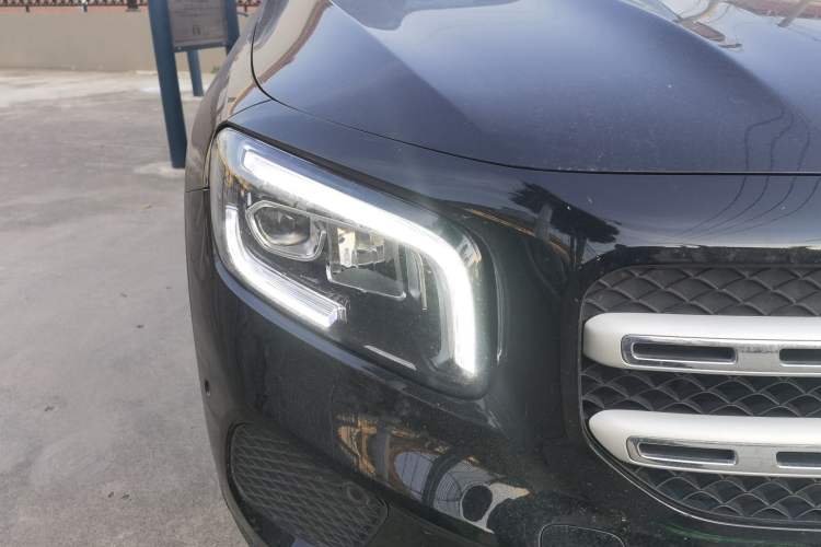 Used Mercedes-Benz GLB 2023 GLB 220 Sport Edition Right Front Headlight