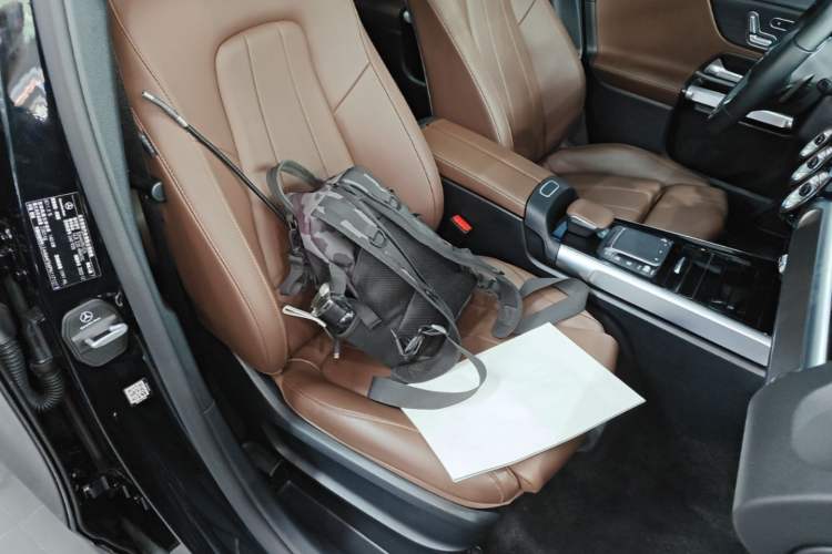 Used Mercedes-Benz GLB 2023 GLB 220 4MATIC Right Front Seat
