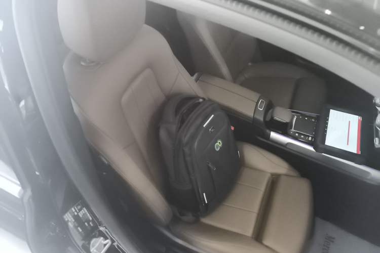 Used Mercedes-Benz GLB 2023 GLB 220 Fashion Model Right Front Seat