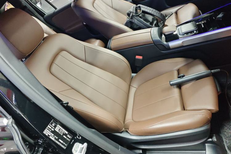 Used Mercedes-Benz GLB 2023 GLB 220 Fashion Model Right Front Seat
