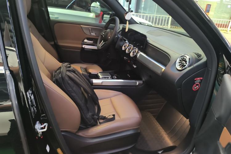 Used Mercedes-Benz GLB 2023 GLB 220 Sport Edition Right Front Seat