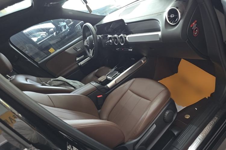 Used Mercedes-Benz GLB 2023 GLB 200 Fashion Model Right Front Seat