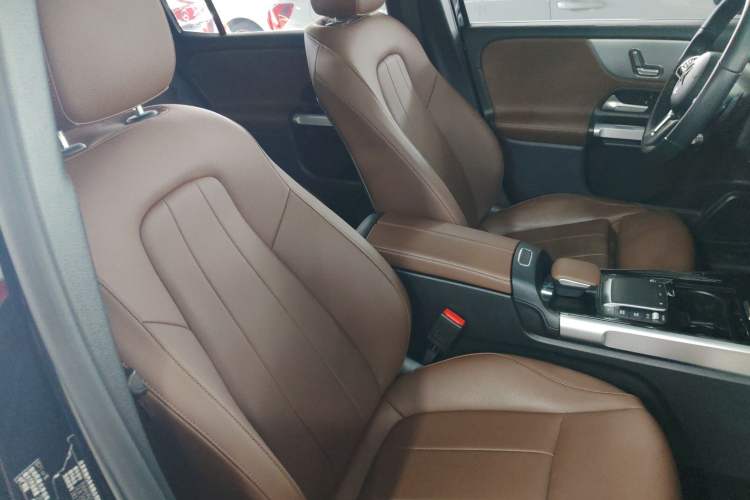Used Mercedes-Benz GLB 2023 GLB 200 Dynamic Edition Right Front Seat