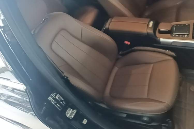 Used Mercedes-Benz GLB 2023 GLB 220 Sport Edition Right Front Seat