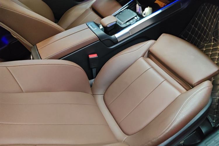 Used Mercedes-Benz GLB 2023 GLB 220 Fashion Model Right Front Seat