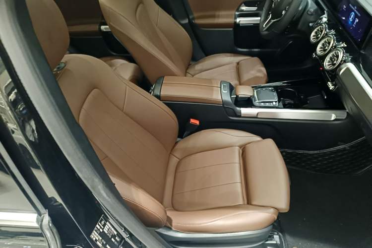 Used Mercedes-Benz GLB 2023 GLB 220 Fashion Model Right Front Seat