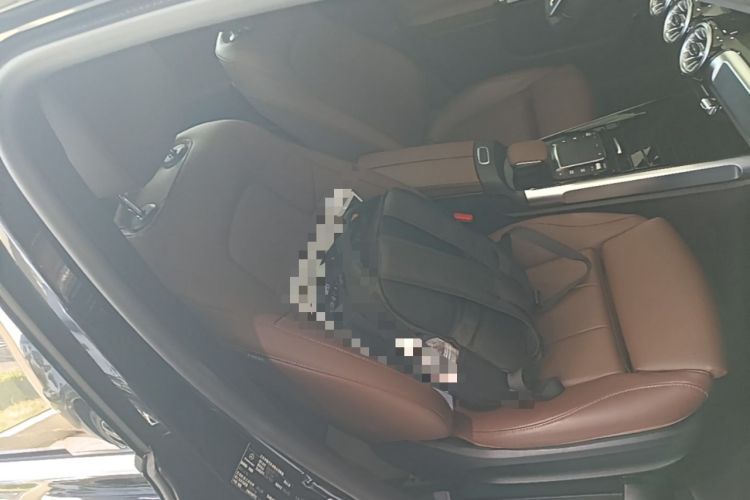 Used Mercedes-Benz GLB 2023 GLB 220 Fashion Model Right Front Seat