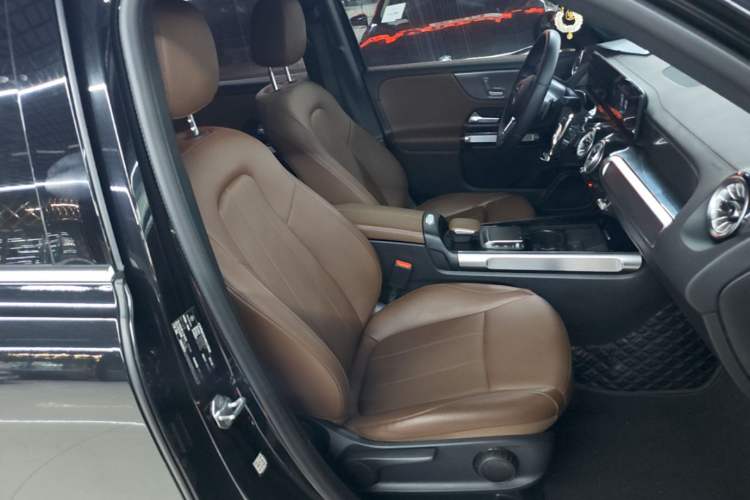 Used Mercedes-Benz GLB 2023 GLB 220 Sport Edition Right Front Seat