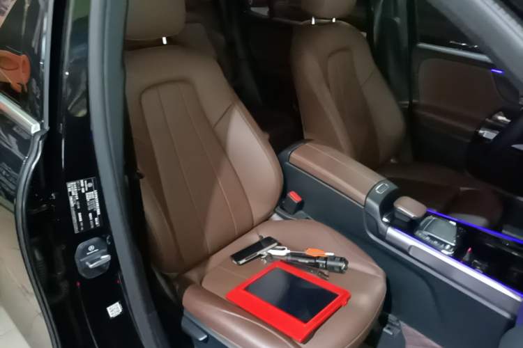 Used Mercedes-Benz GLB 2023 GLB 220 Sport Edition Right Front Seat