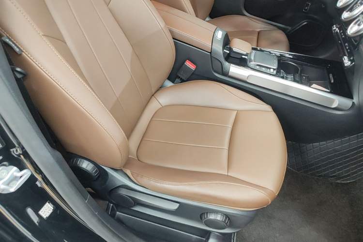 Used Mercedes-Benz GLB 2023 GLB 220 Sport Edition Right Front Seat