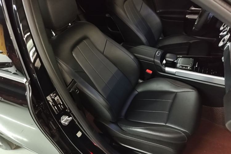 Used Mercedes-Benz GLB 2023 GLB 220 Sport Edition Right Front Seat