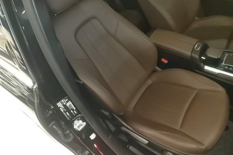 Used Mercedes-Benz GLB 2023 GLB 220 Sport Edition Right Front Seat