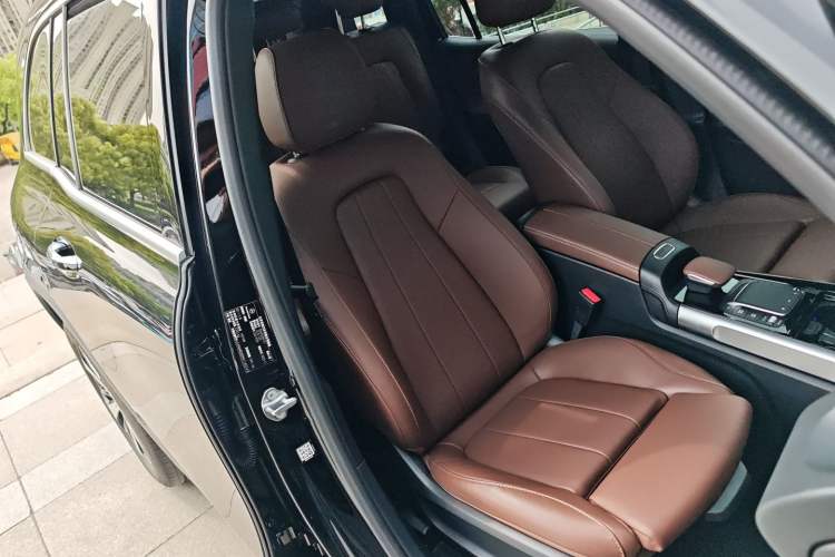 Used Mercedes-Benz GLB 2023 GLB 220 Fashion Model Right Front Seat