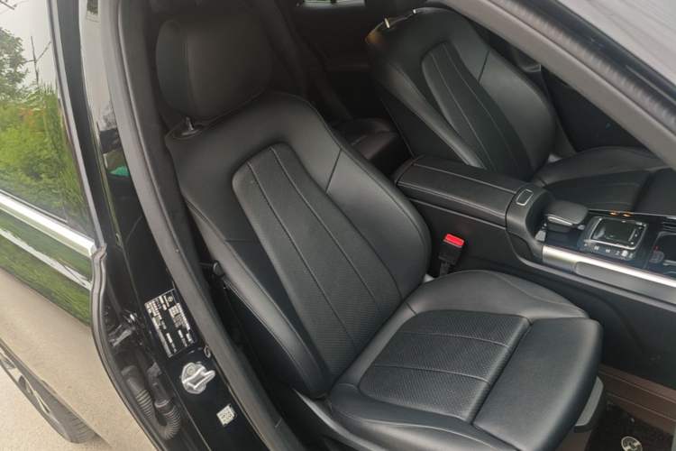 Used Mercedes-Benz GLB 2023 GLB 220 Fashion Model Right Front Seat
